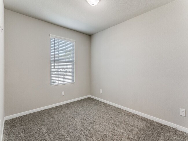 Building Photo - 1 Month Free Rent! New Construction Duplex!