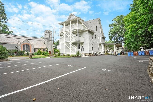 Building Photo - 174 Coram Ave