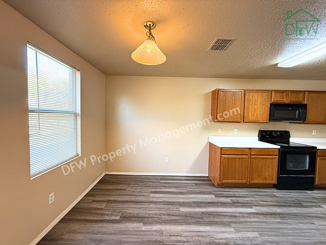 Building Photo - 2-Story 4 BR Home with Large Backyard & Game Room