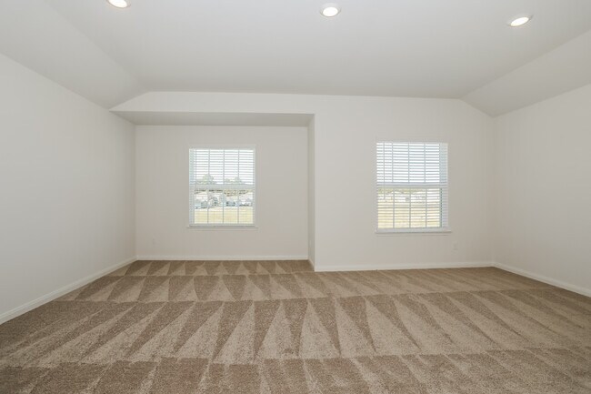 Building Photo - 26619 Ezemily Dr