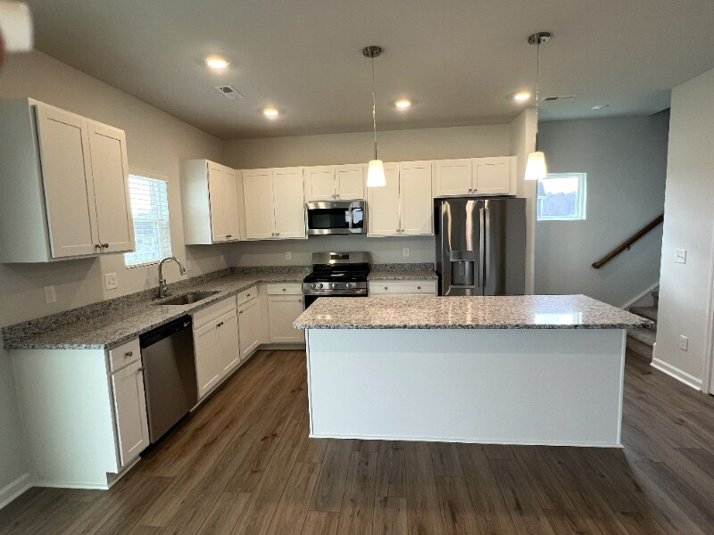 Building Photo - 5303 Spicewood Lk Dr