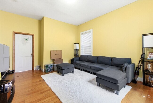 Building Photo - 13 Fulkerson St