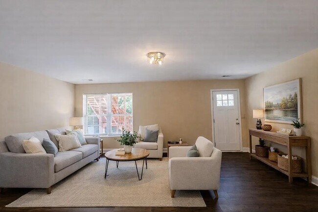 Building Photo - 108 Saybrook Rd