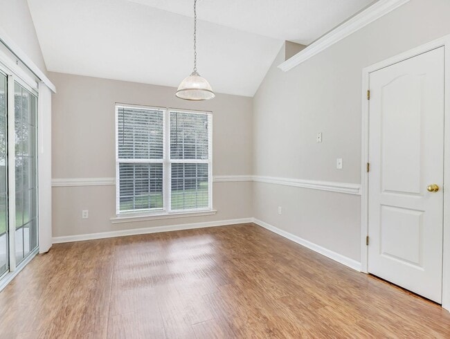 Building Photo - 4 Bed/2 Bathroom Home in Richmond Place