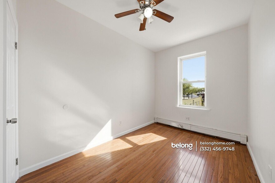 Building Photo - 202 E 93rd St