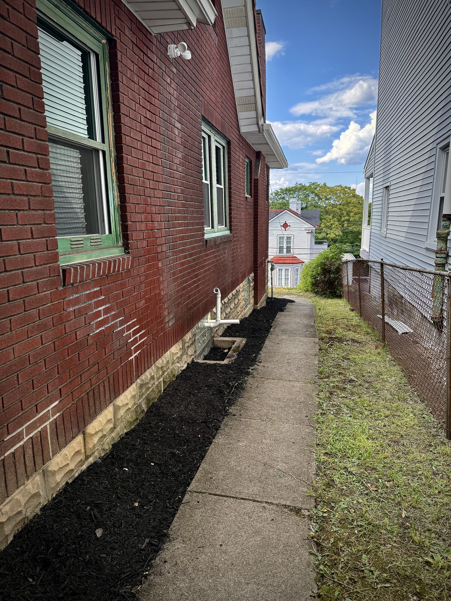 Side Walkway - 2024 Perrysville Ave