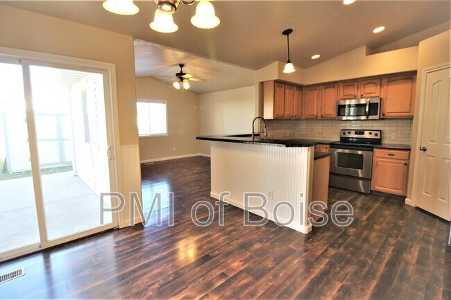 Building Photo - 6480 E Shellbrook Dr