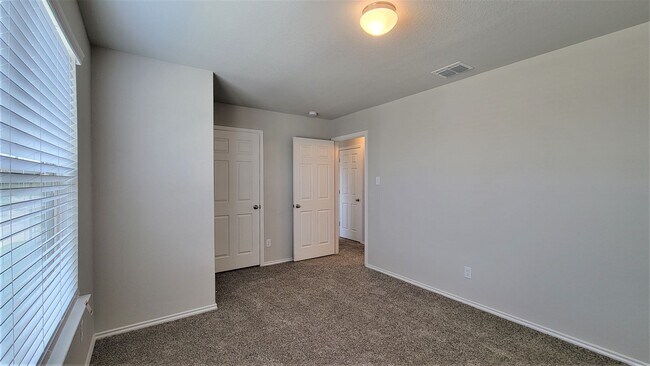 Building Photo - Beautiful two story home in Highland Farms!