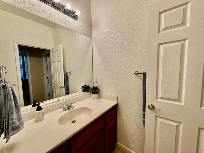 Building Photo - REDUCED!  Is it Retirement Time for You? 3 Bedroom 2 Bath in a desirable gated community!