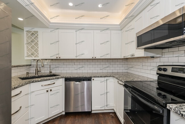 Building Photo - 5806 Resik Dr