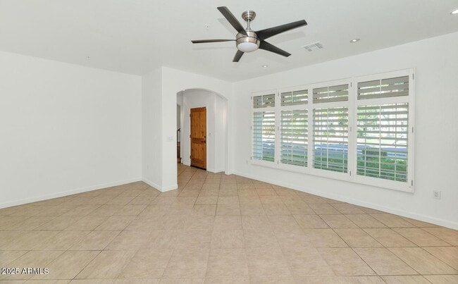 Building Photo - 229 W Portland St