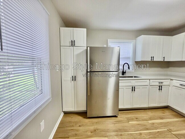 Building Photo - 14813 Evers St