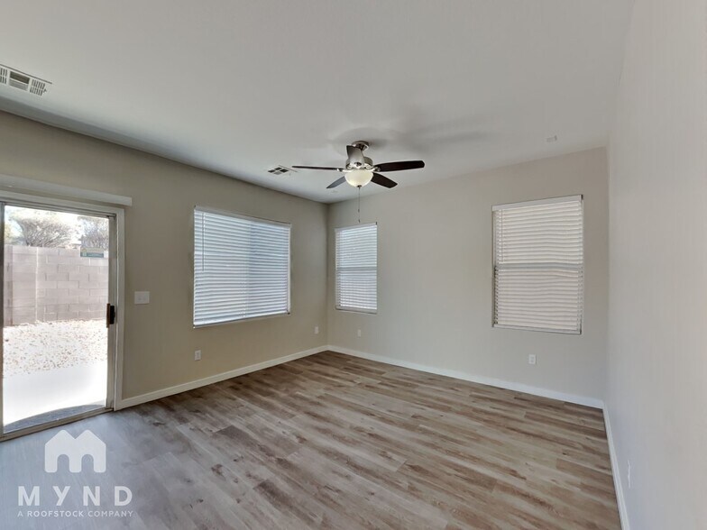 Building Photo - 2520 Olay St