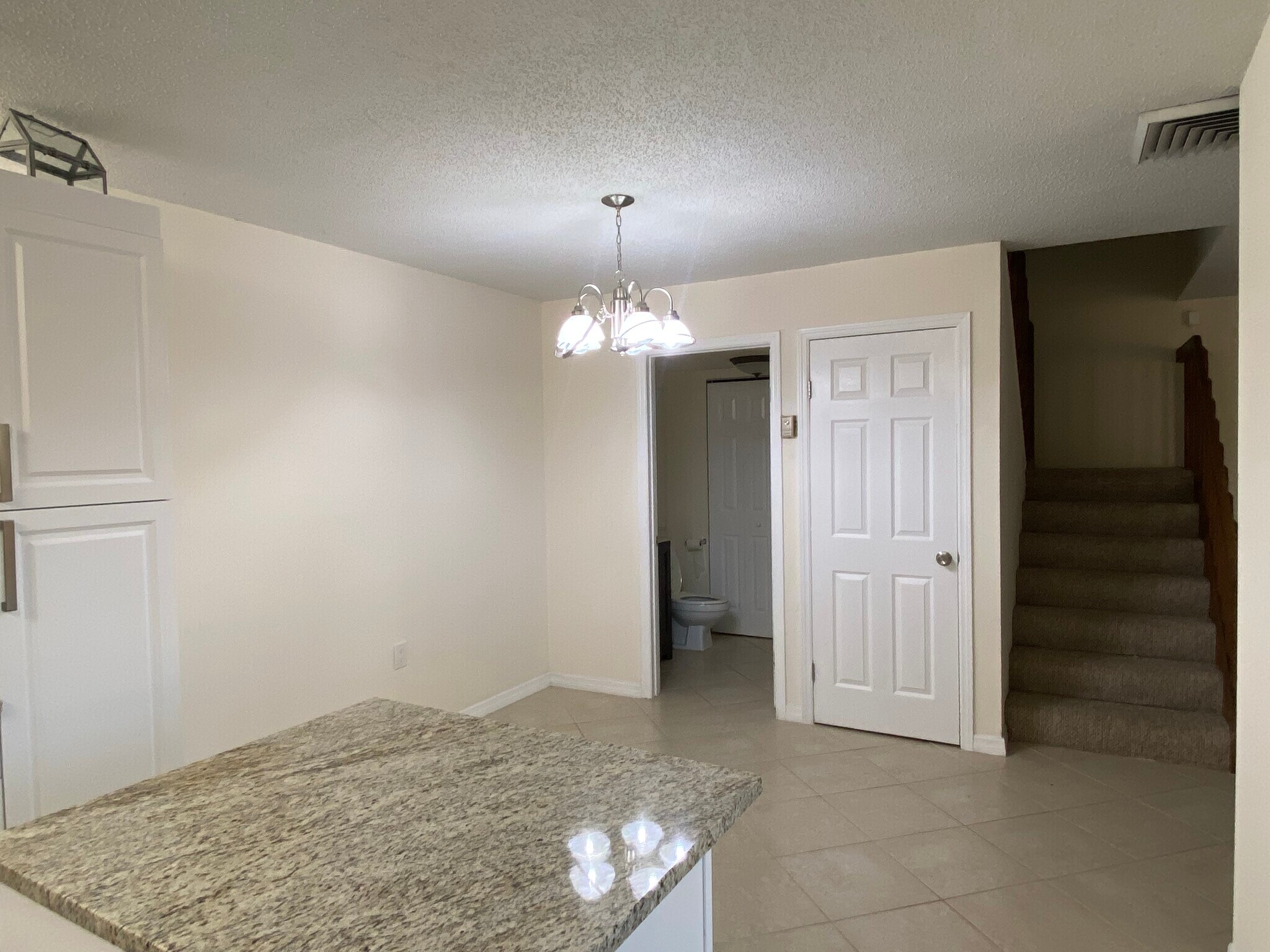 Building Photo - 1116 11th Ln