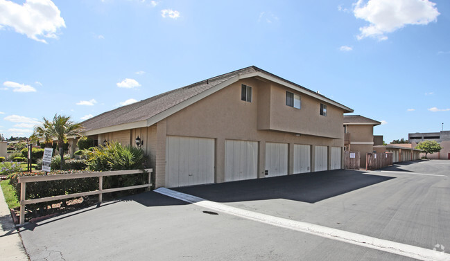 Building Photo - Greentree Fountain Apartments