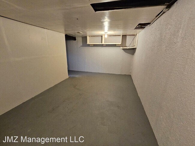 Building Photo - 2 br, 1.5 bath House - 27608 Evelyn