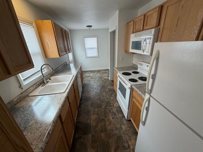 Building Photo - Home for rent near Augustana college