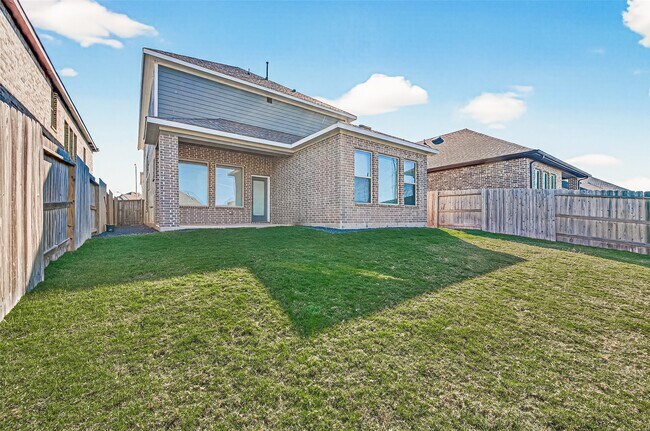 Building Photo - 23754 Pullin Market Dr