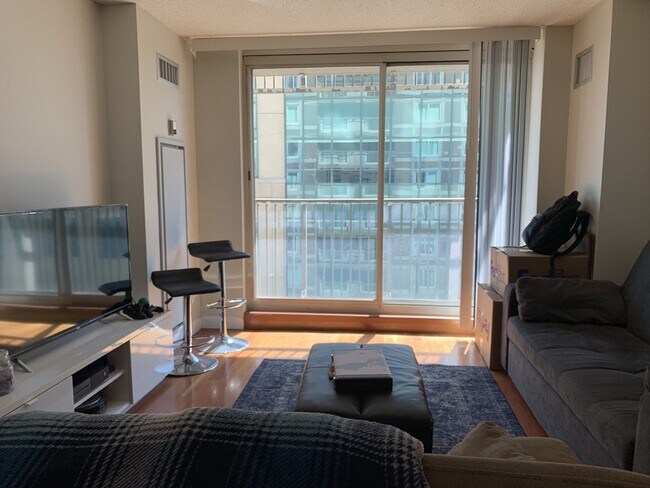 Building Photo - 8-10 Museum Way