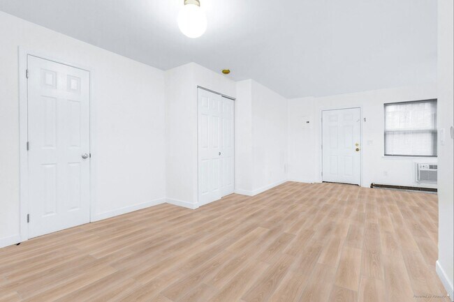 Building Photo - 673 Bergen St