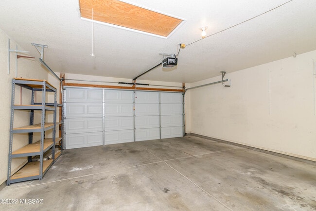 Building Photo - 9940 E Covington St