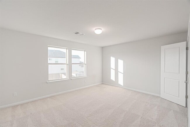 Building Photo - 204 Greenway Dr