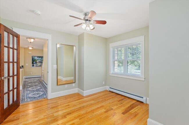 Building Photo - 662 Hurricane Rd