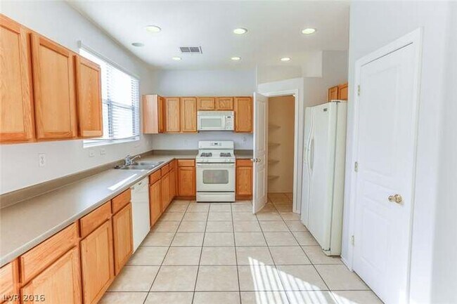 Building Photo - Southwest Three Bedroom Home!!!