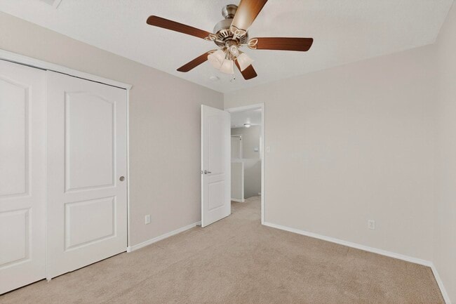 Building Photo - 2713 Violeta Cir SE