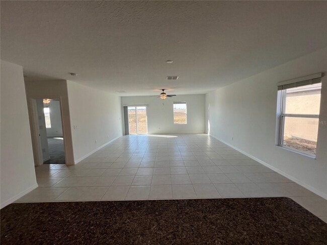 Building Photo - Stunning 5 Bed/2.5 Bath Home in Wesley Chapel with 2869 sq ft - Must See!