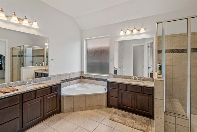 Building Photo - 2613 Sorano Cv