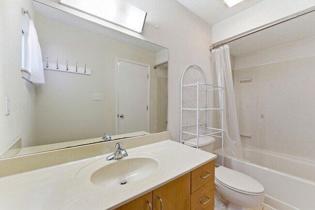 Building Photo - 387 Ralph McGill Blvd NE