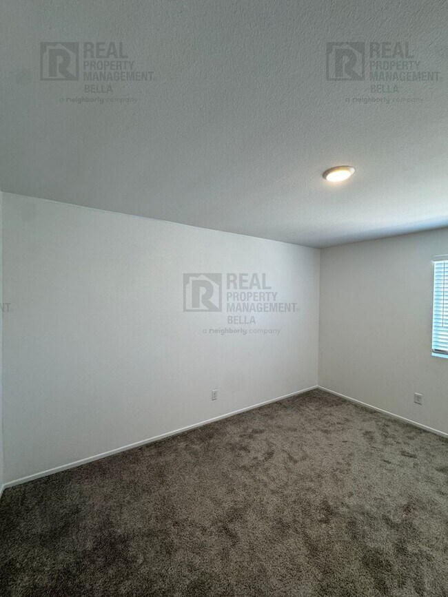 Building Photo - Spacious 3-Bedroom Home in the Desirable McSweeny Farms Community!