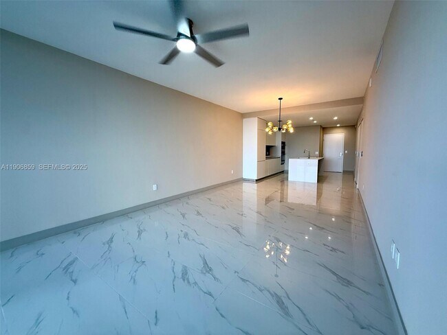 Building Photo - 700 NE 24th St