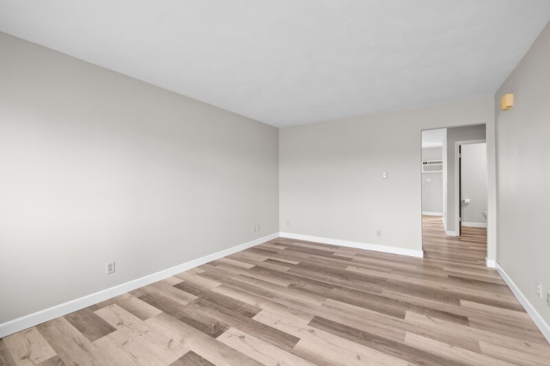 Building Photo - 6301 Frankn Dot Dr