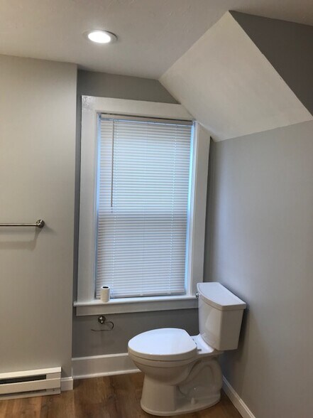 Building Photo - 29 Cutler St