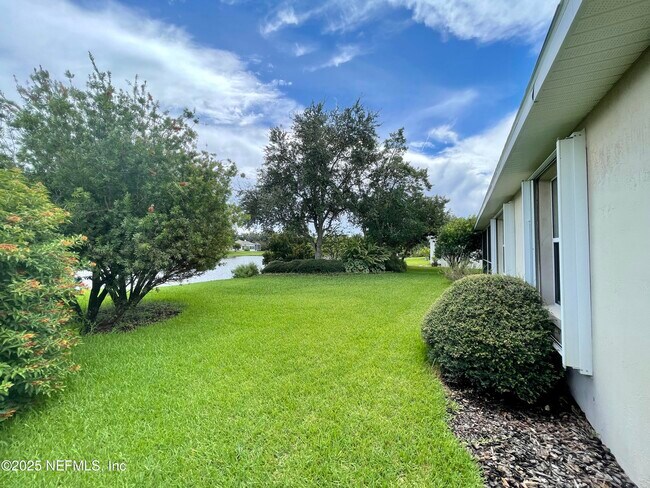 Building Photo - 704 Captains Dr
