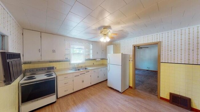 Primary Photo - 312 8th St NW