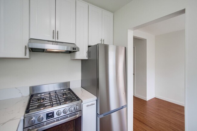 Building Photo - Updated 2-Bed Condo in Prime North Park