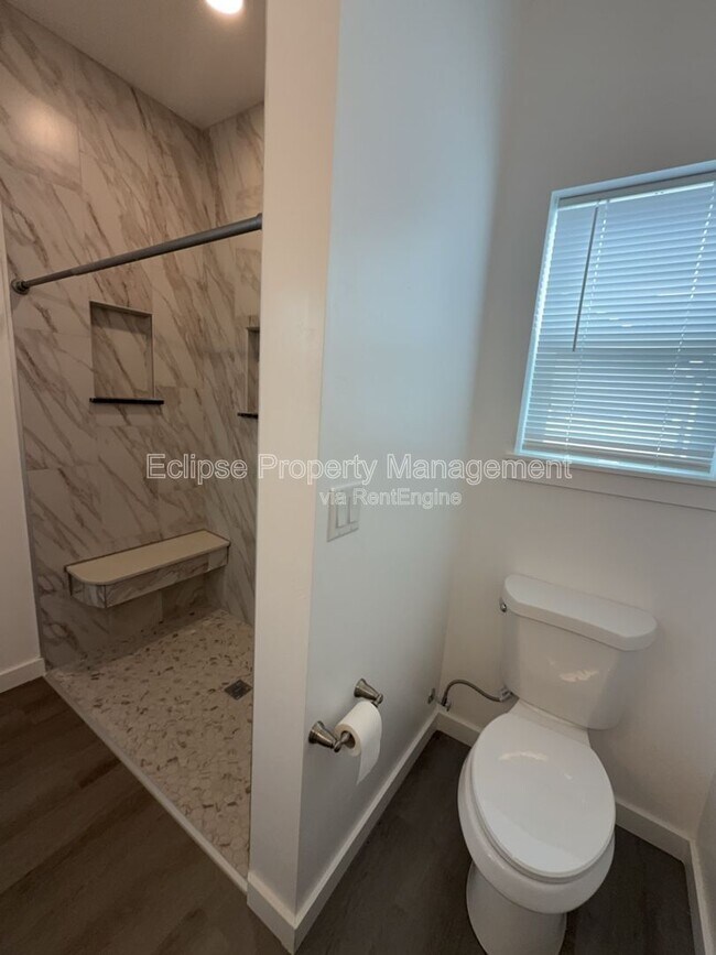 Building Photo - 147 Buena Vista Dr