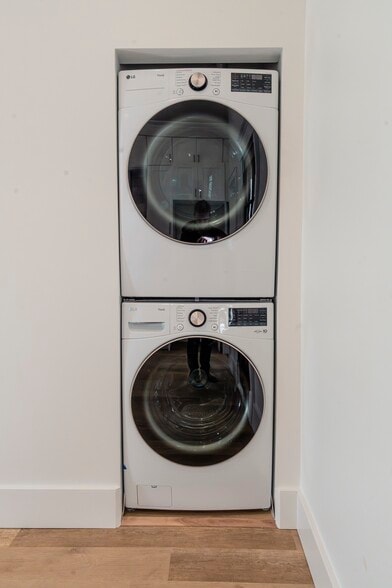 Washer/Dryer - 167 N Union St
