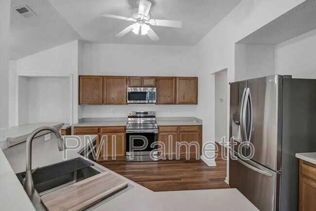 Building Photo - 212 Brookstone Way