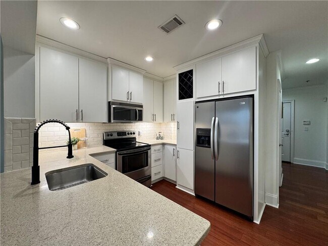 Building Photo - 2277 Peachtree Rd NE