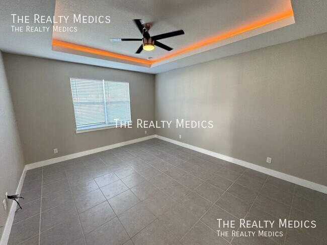 Building Photo - 205 Hibiscus Ln