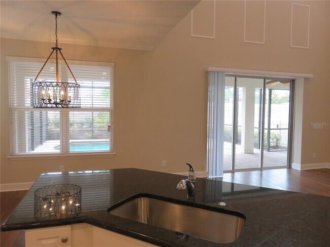 Building Photo - 11601 Maple Palm Way