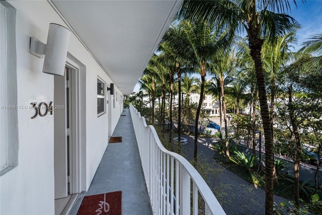 Building Photo - 61 Collins Ave