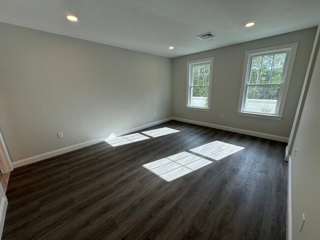 Building Photo - 320 Middlesex Ave