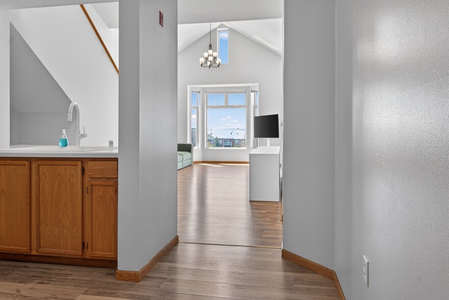 Building Photo - 301 Harbour Town Dr