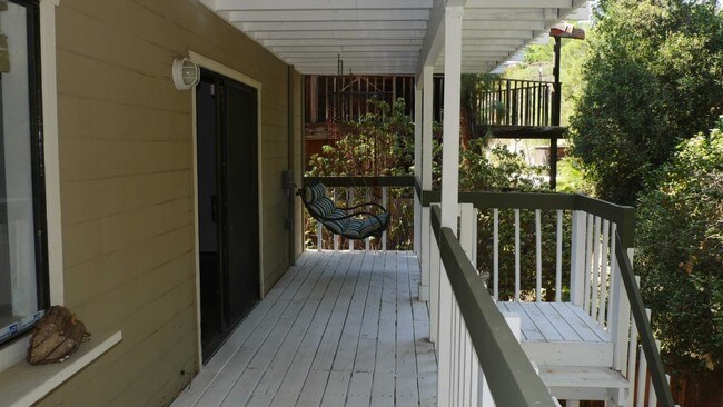 Mid Level Balcony with Swing - 4335 Morro Dr