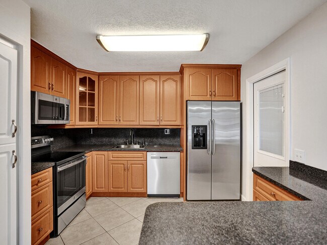 Building Photo - 3747 E Valley Green Dr